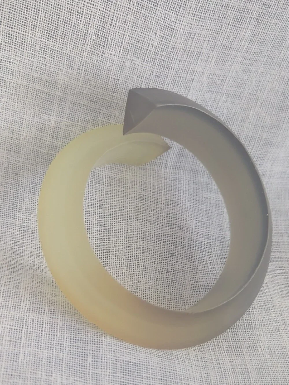Vintage Acrylic Minimalist Two-Tone Bangle Bracelet Green Pale Yellow